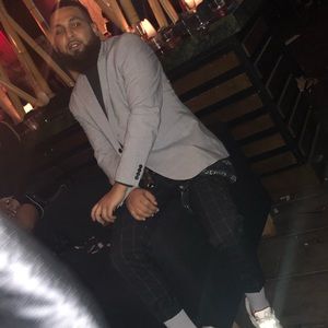 Meet your Posher, Gregory